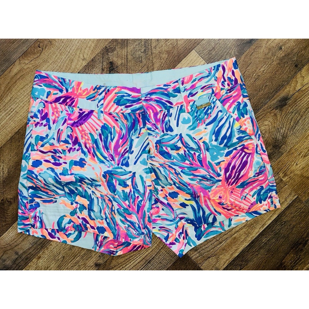 Lilly Pulitzer Callan Shorts in the "Serene Blue Seas the Day" print Size 2